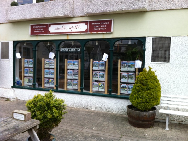 painting and decorating business in Truro, mid Cornwall, uk, Interior, Exterior, Restoration, Rental Properties, Property maintenance, Cornwall, Truro, Falmouth, Staustell, Deveron, The Roseland, St Mawse,